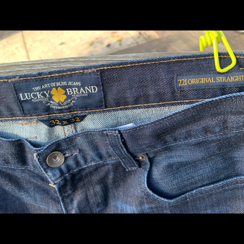 Lucky Brand Jeans original 221 straight leg. 32x32